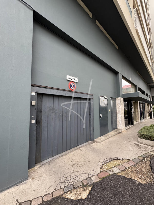 Parking / Garage - 10 m²