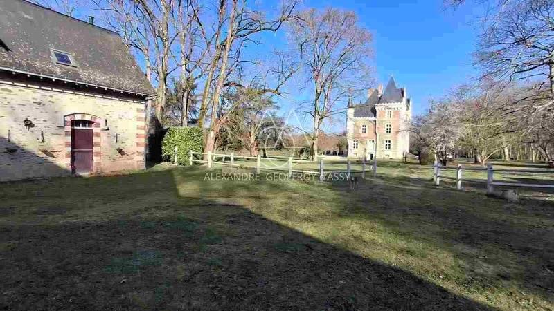 Château - 700 m² - 20 pièces