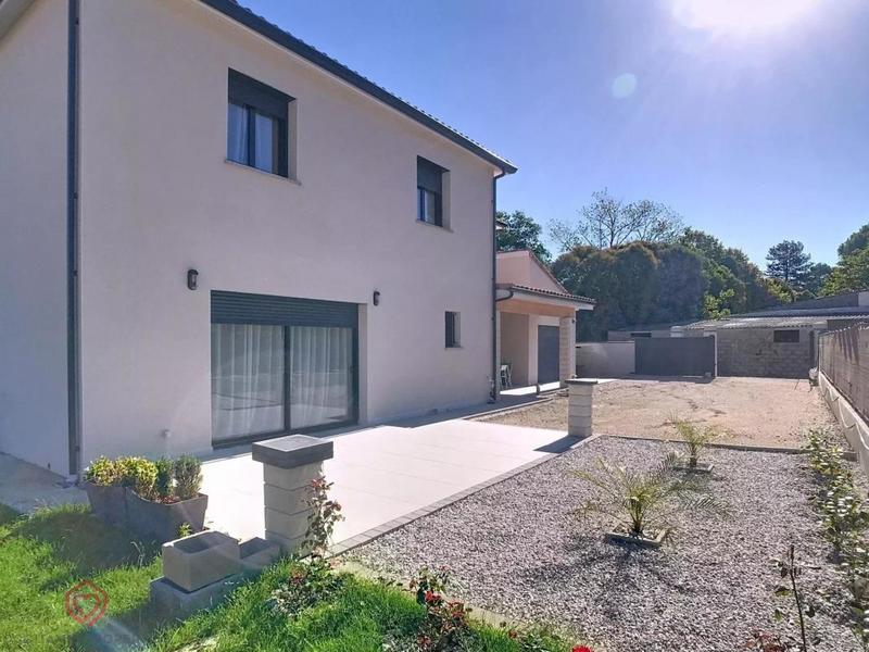 Maison - 137 m² - 5 pièces