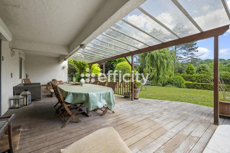 Villa - 309 m² - 12 pièces