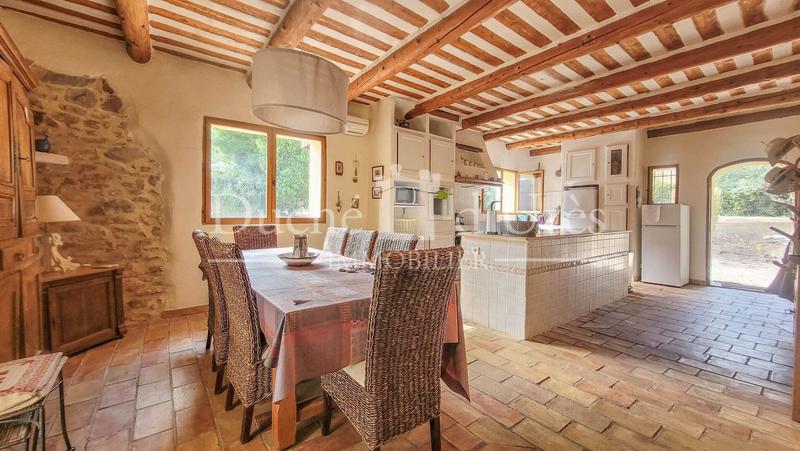 Maison - 160 m² - 8 pièces