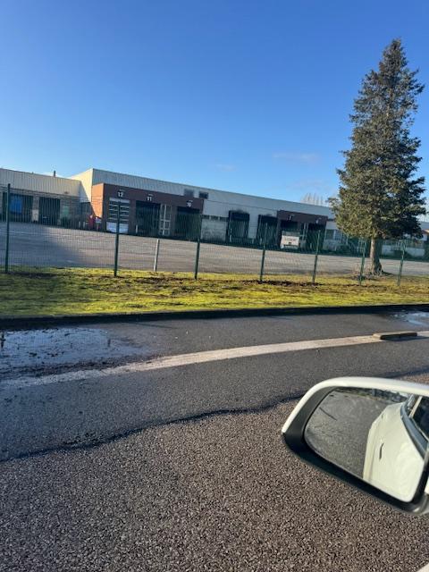 Fonds de commerce - Local d'activité / Entrepôt - 21 000 m²