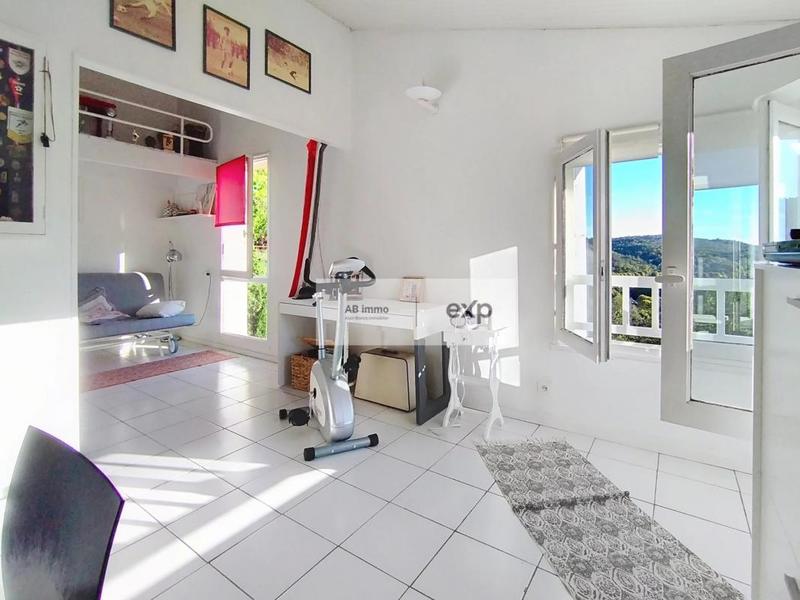 Villa - 152 m² - 8 pièces