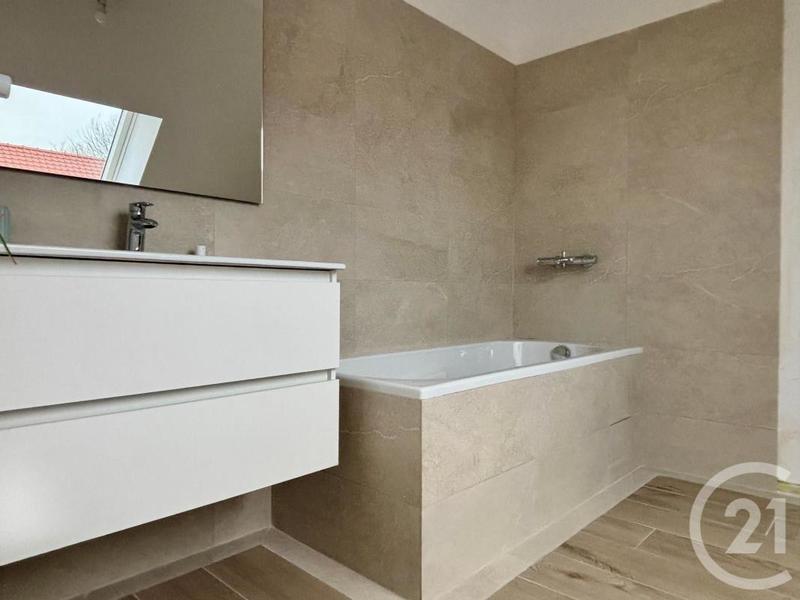 Maison - 130 m² - 8 pièces