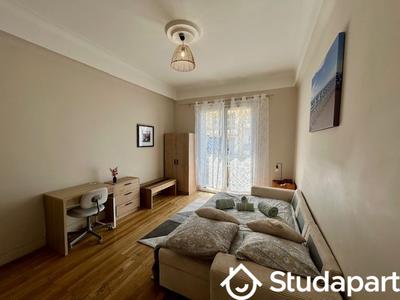 Chambre - 13 m² - 1 pièce