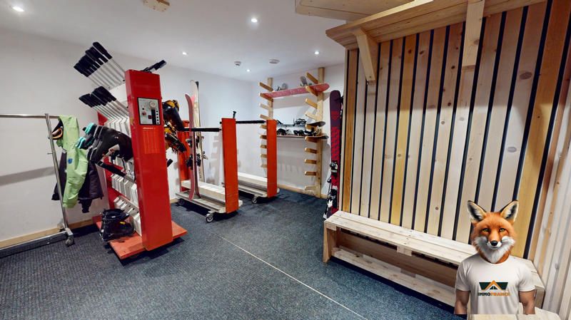 Local commercial - 1 017 m² - 28 pièces