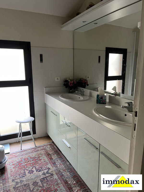 Appartement - 90 m² - 3 pièces