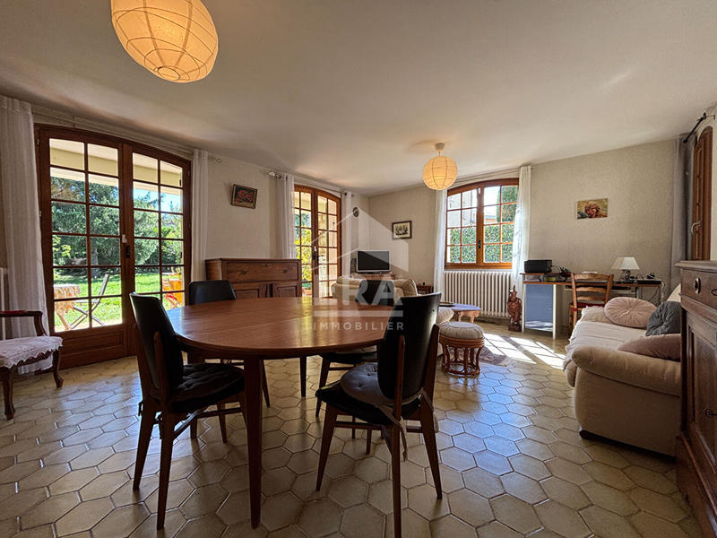 Maison - 189 m² - 7 pièces