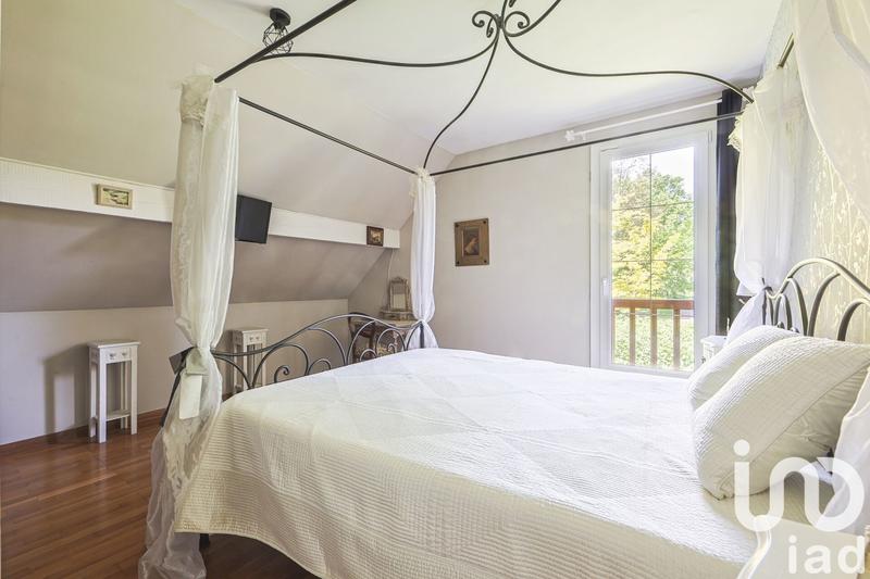 Maison - 203 m² - 9 pièces