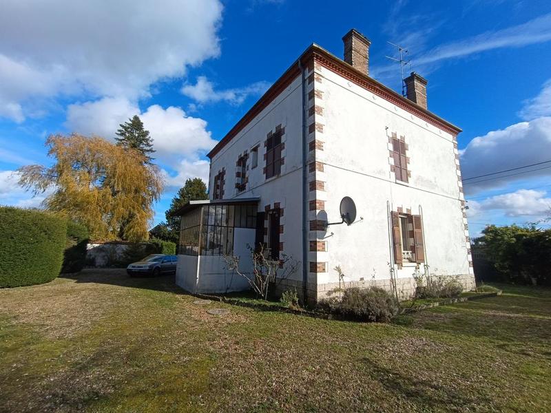 Maison - 210 m² - 5 pièces