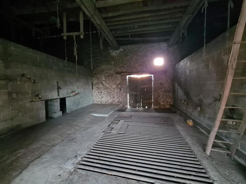 Grange - 150 m² - 2 pièces