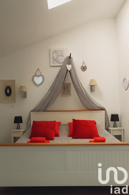 Maison - 197 m² - 9 pièces