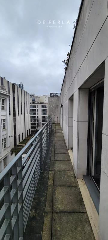 Studio - 114 m² - 6 pièces