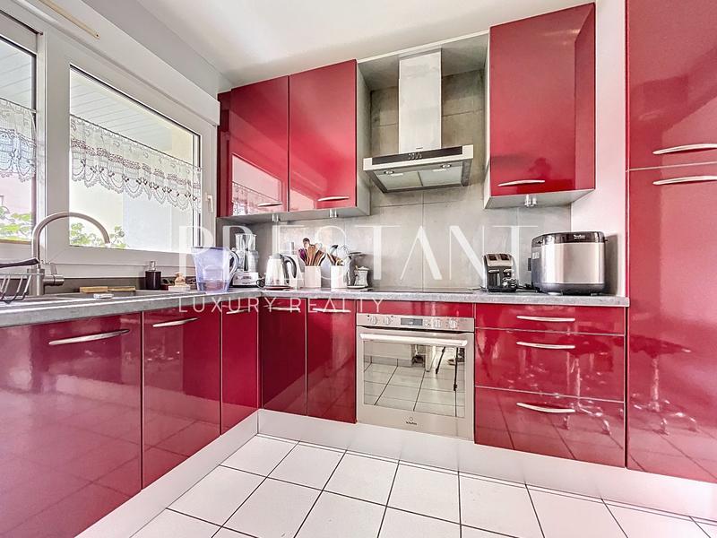 Maison - 267 m² - 7 pièces