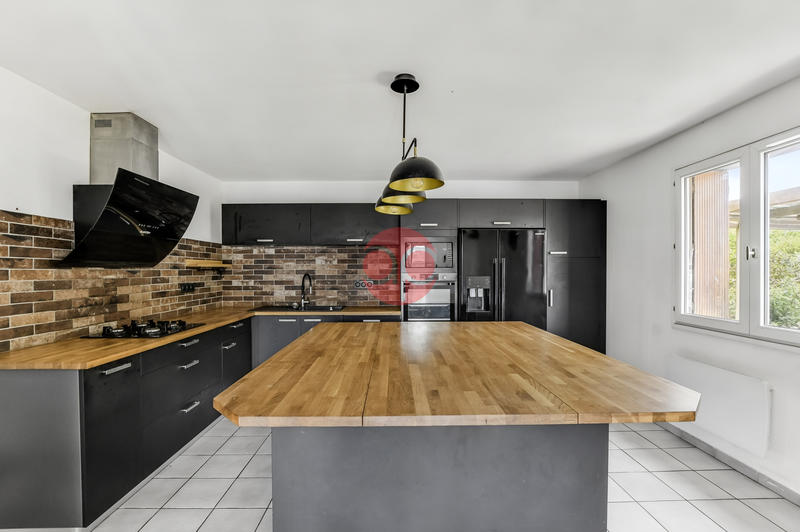 Maison - 155 m² - 6 pièces