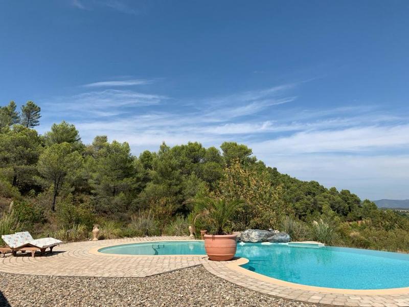 Demeure - 225 m² - 7 pièces