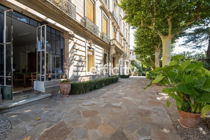 Immeuble - 1 243 m² - 14 pièces