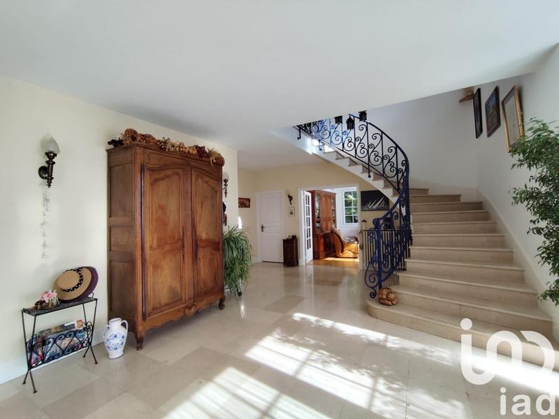 Maison - 303 m² - 9 pièces