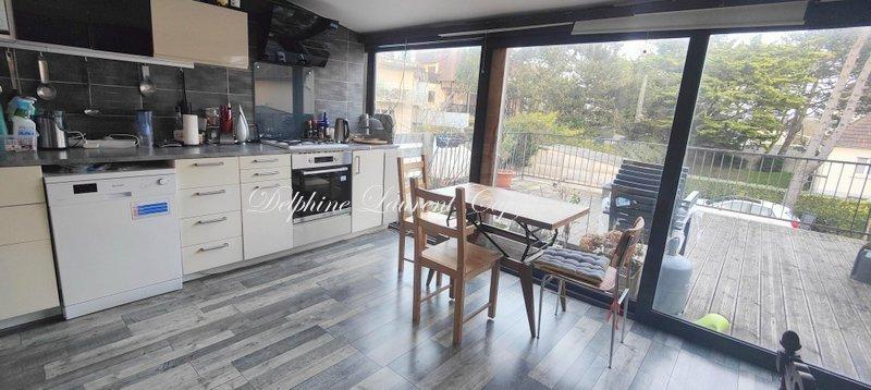 Immeuble - 130 m² - 6 pièces