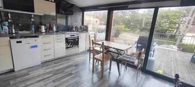 Immeuble - 130 m² - 6 pièces