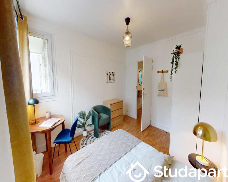 Chambre - 90 m² - 1 pièce