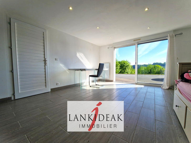 Maison - 164 m² - 5 pièces