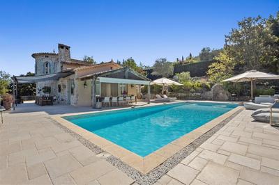 Maison - 451 m² - 15 pièces