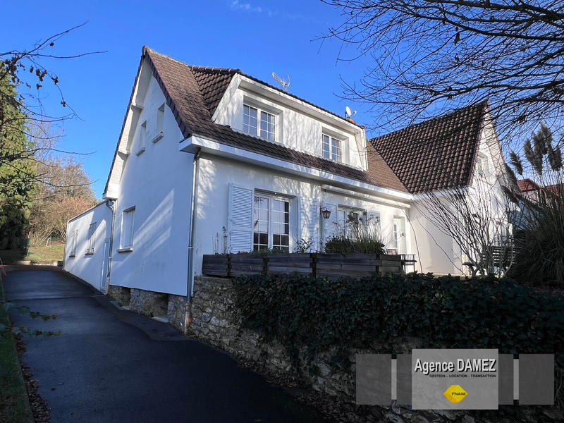 Maison - 200 m² - 8 pièces