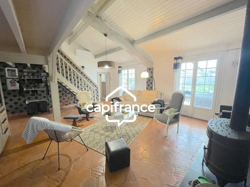 Maison - 181 m² - 9 pièces