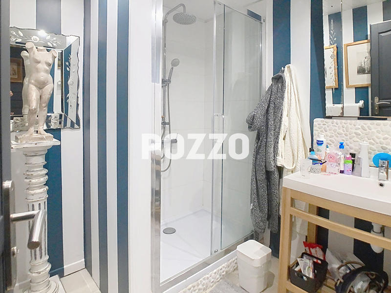 Maison - 277 m² - 6 pièces