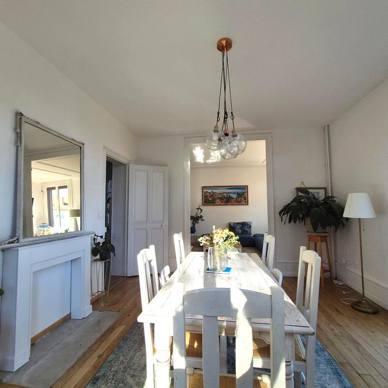 Maison - 220 m² - 9 pièces