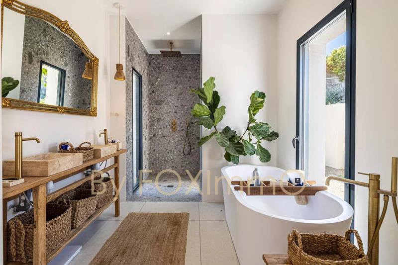 Maison - 170 m² - 5 pièces