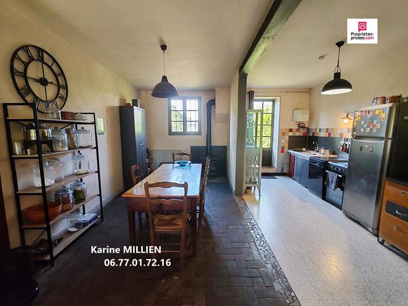 Maison - 214 m² - 9 pièces