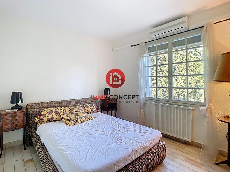 Maison - 286 m² - 14 pièces