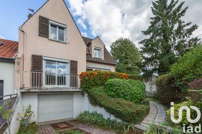 Maison - 121 m² - 6 pièces