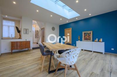 Maison - 180 m² - 7 pièces