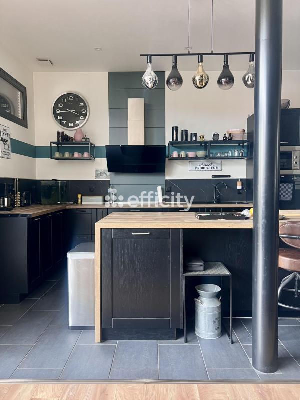 Maison - 247 m² - 10 pièces