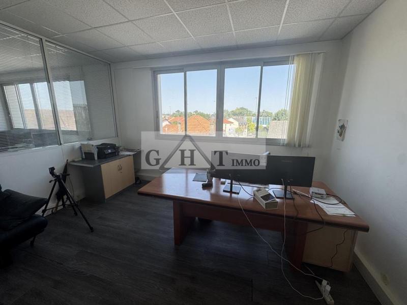 Bureau - 235 m²