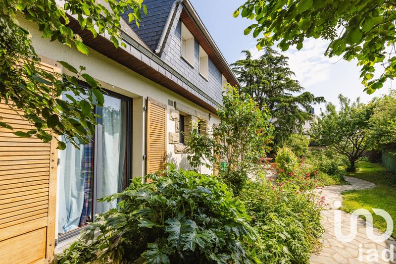 Maison - 246 m² - 8 pièces