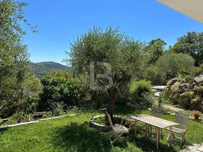 Villa - 260 m² - 8 pièces