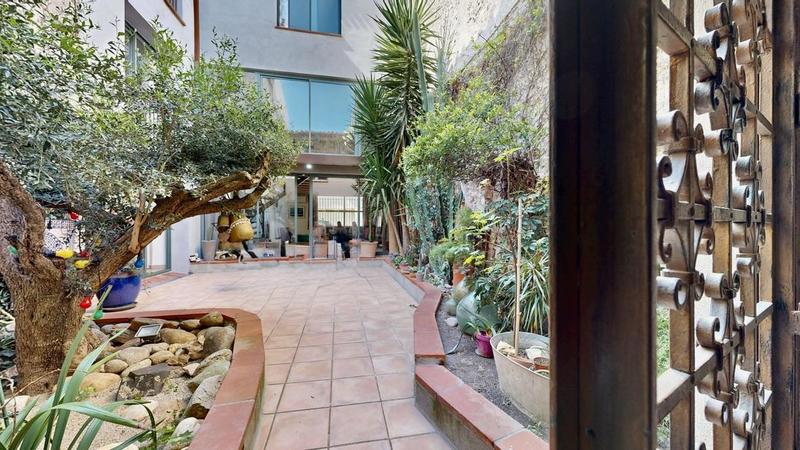 Maison en pierre - 256 m² - 8 pièces