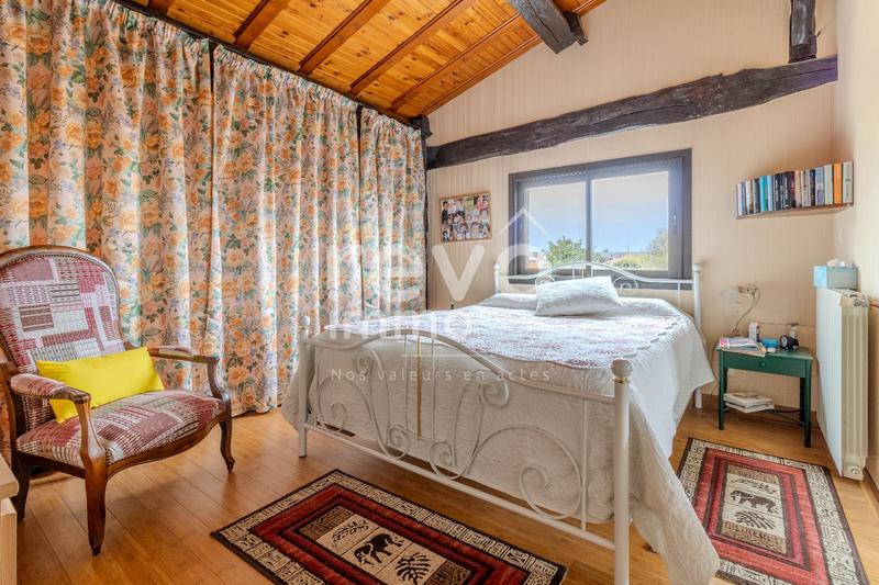 Maison - 478 m² - 12 pièces