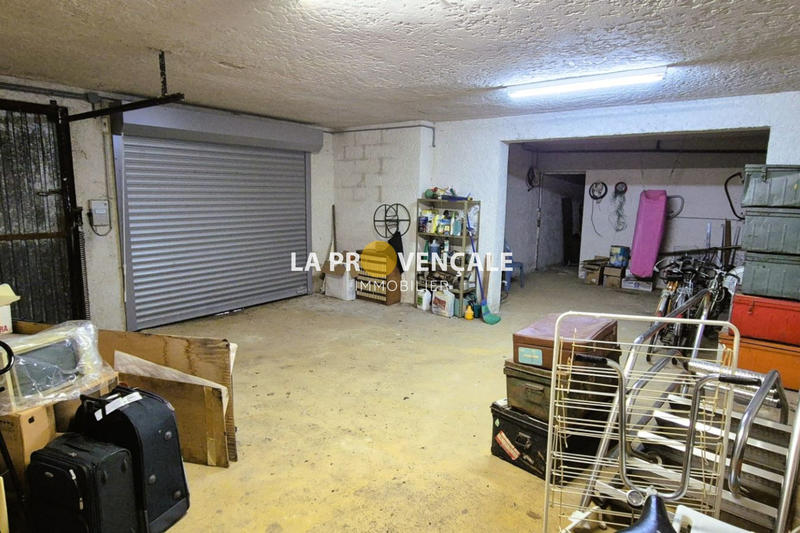 Maison - 210 m² - 7 pièces