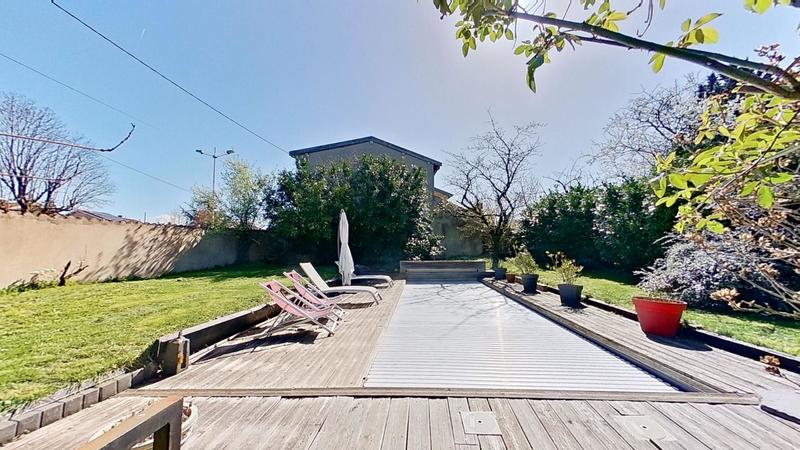 Demeure - 182 m² - 6 pièces