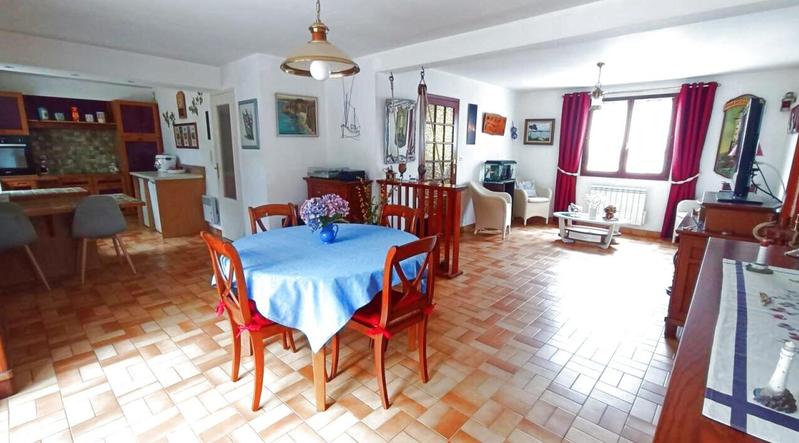 Maison - 110 m² - 6 pièces