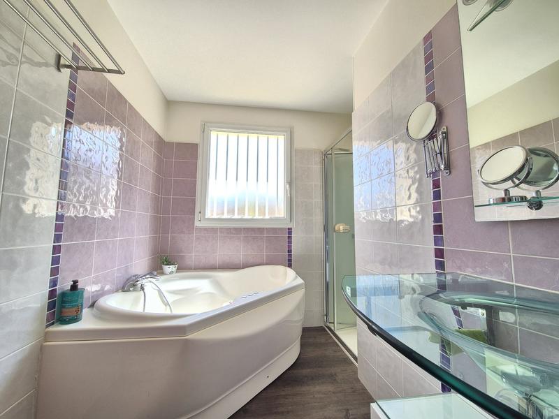 Maison contemporaine - 151 m² - 6 pièces