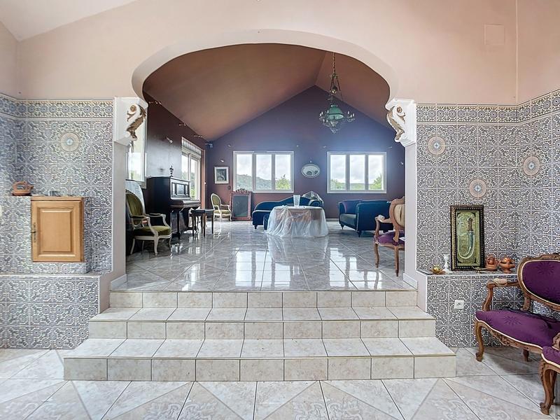 Maison - 293 m² - 11 pièces