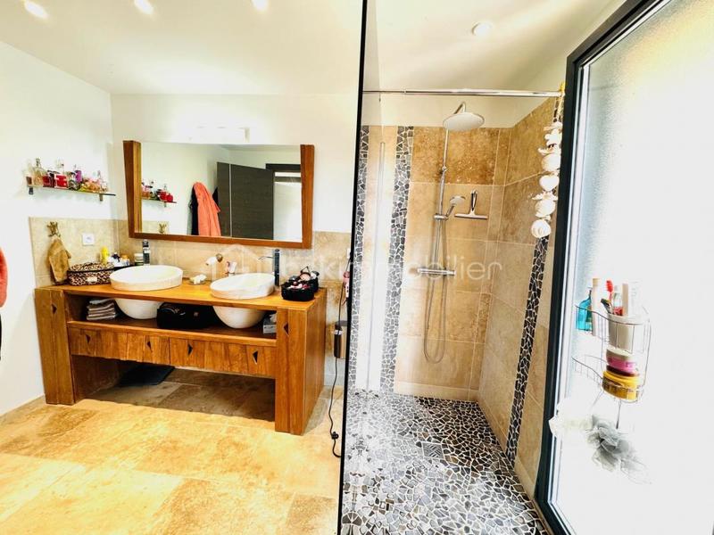 Propriété - 301 m² - 10 pièces