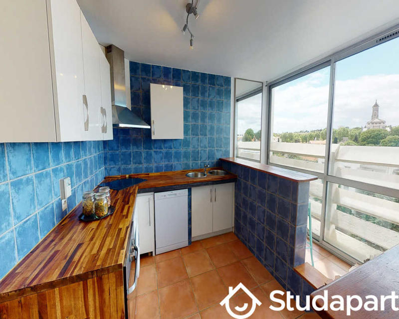 Chambre - 100 m² - 1 pièce