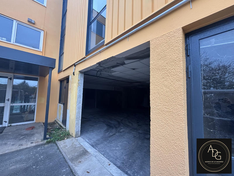 Local d'activités - 525 m²